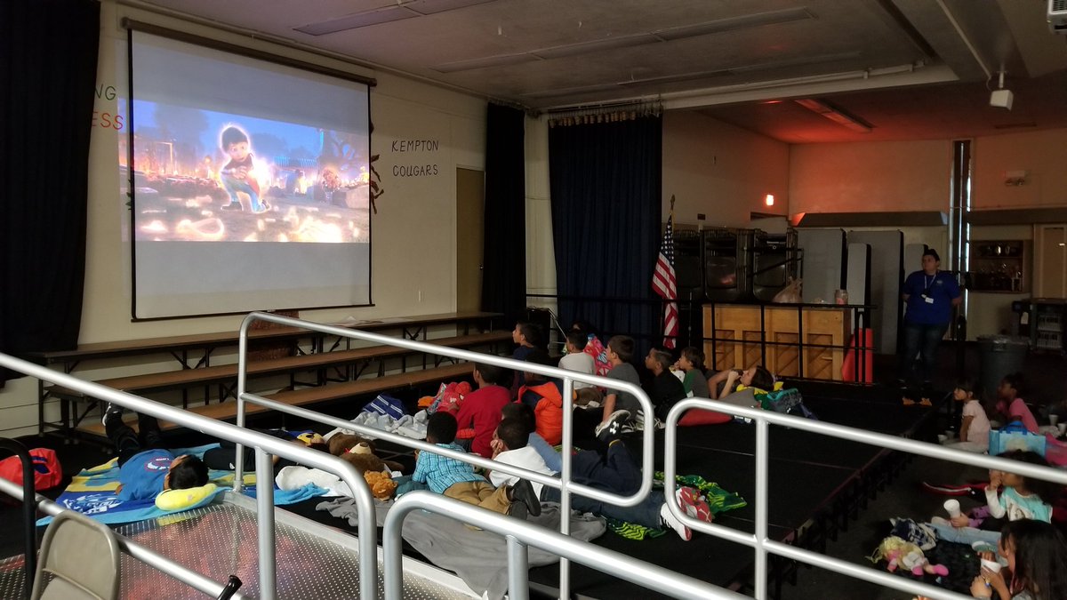 KemptonESS's tweet image. Kempton ESS families and students enjoying Coco while enjoying some hot cocoa. #ESSROCKS #LMSVSCHOOLS #KemptonESS