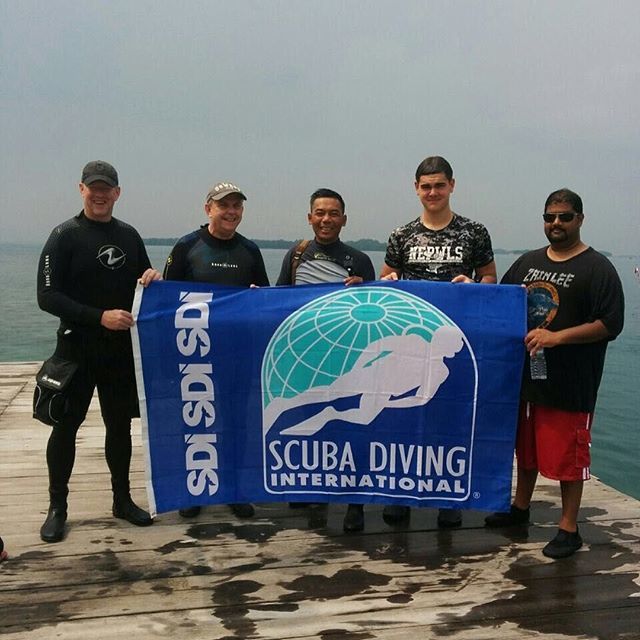 SDIdivers's tweet photo. We just love seeing you with our #SDIflags it's so exciting for us to see new #SDIdivers coming up! #FlagFriday 📷 @ambassadorsofthesea
#diveSDI #scubalife #scubadiving #scubalifestyle #scubadiver #scuba #scubadive #scubalife #scubasquad #scubadivin… https://t.co/X8oVZxyrHO https://t.co/Hg8to2jiJM