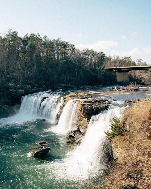 TNExplorersClub's tweet photo. Thanks to all of your amazing suggestions we’re having an amazing time in Birmingham despite being a bit under the weather. We’ve already checked out Little River Canyon, Noccalula Falls, Revelator Coffee and the Birmingham Zoo. The waterfalls were all beautiful and surprisi… https://t.co/5nIV1fEzBq