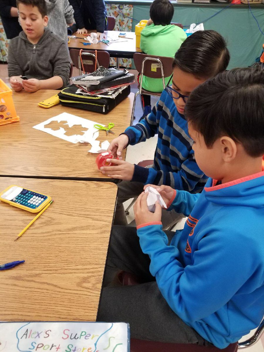 leeslearning's tweet photo. Sutherland’s 🤩s enjoy learning about nets in an engaging, hands-on approach🌟🌟🌟! Didi Sutherland #RISStrong #MCSSBeBold @MadCoSchools @BRSOE @amstiweb @AlabamaGRIT @AlabamaDeptofEd https://t.co/MUfp4yGObc