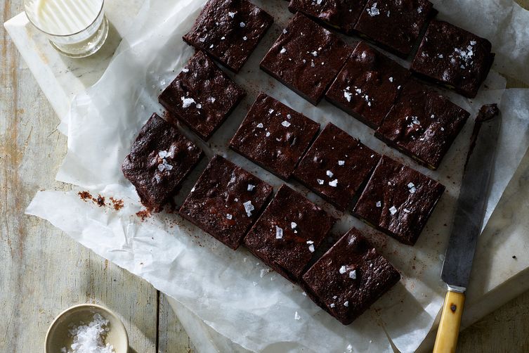 Amolasalt's tweet photo. If you enjoy the sweet &amp; savoury, give these brownies a try! https://t.co/7LtJRdQIBI https://t.co/8PH6rHljtO