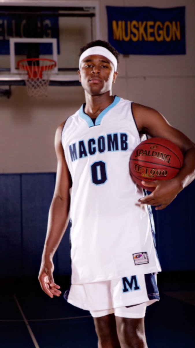 Rih_baybay's tweet photo. Just wanted thank macomb and the coaching staff for helping me become a better player and better young men these past two years was great from being a freshman and winning the tourney to go to national to being a sophomore surpassing the 1000 point mark and losing in the final 4 https://t.co/ukJVqCLfC2