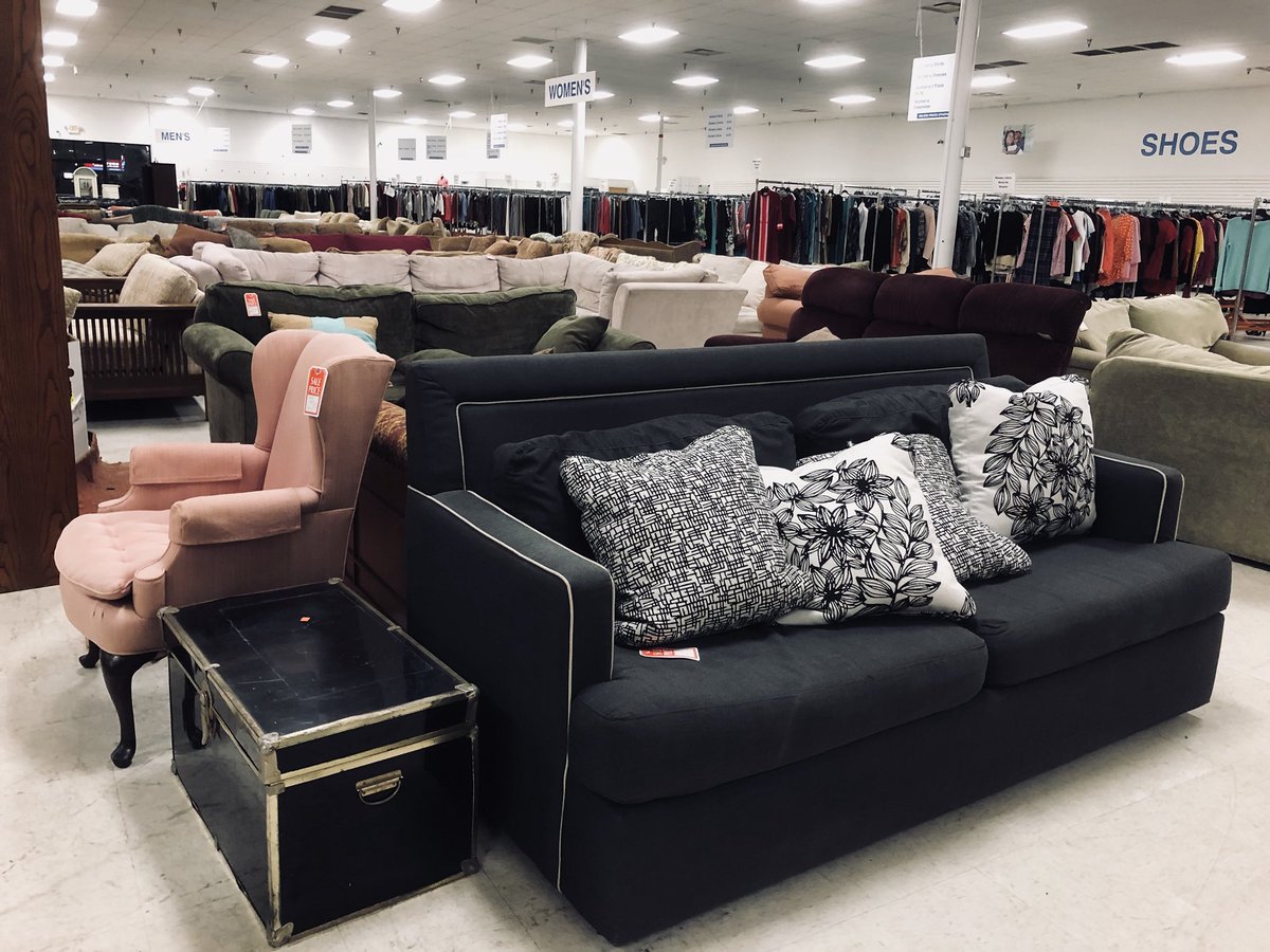 RRMissionStore's tweet image. If you see this tweet that means you know the RaleighRescue Msission Store is having a 50% off everything this Saturday 3/10/18 #raleighrescuemissionstore