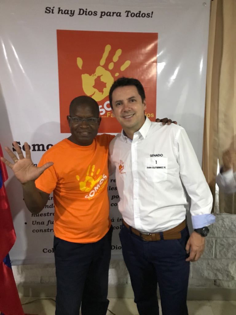 JafethPazR's tweet photo. Unidos en FÉ, IDEALES y SUEÑOS... Trabajando para que Colombia nazca de nuevo, retomemos el rumbo de los principios y los valores. Si hay por quien votar mañana Domingo en SENADO y CÁMARA POR BOGOTÁ.
#JafethPazRenteria #CamaraPorBogota #PartidoSOMOS #VOTE106 https://t.co/GVonLAhfCg