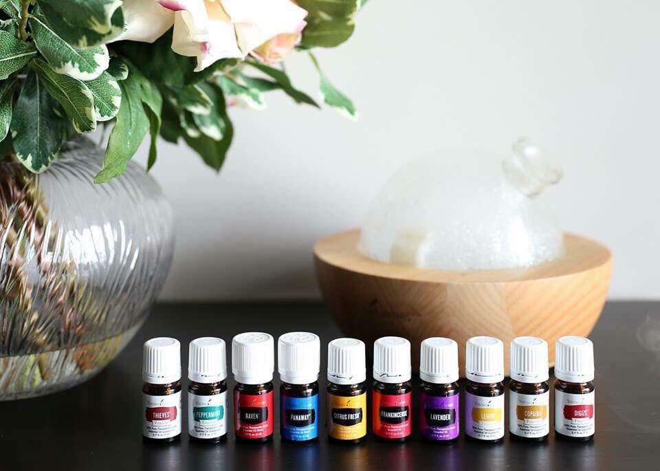 Sweetest_Seeds's tweet photo. Which Starter Kit oil is your favorite to diffuse? Don’t have a kit? Which would you like to try? 
.
Got mine last month and I’m almost out of Stress Away, Lavender, and Copaiba ❤️ #Top3
.
#PrettyColors #FavoriteOil? #AriaDiffuser #PSK #YLEO #nicholesessentialoiljourney https://t.co/9yGOBepwBB