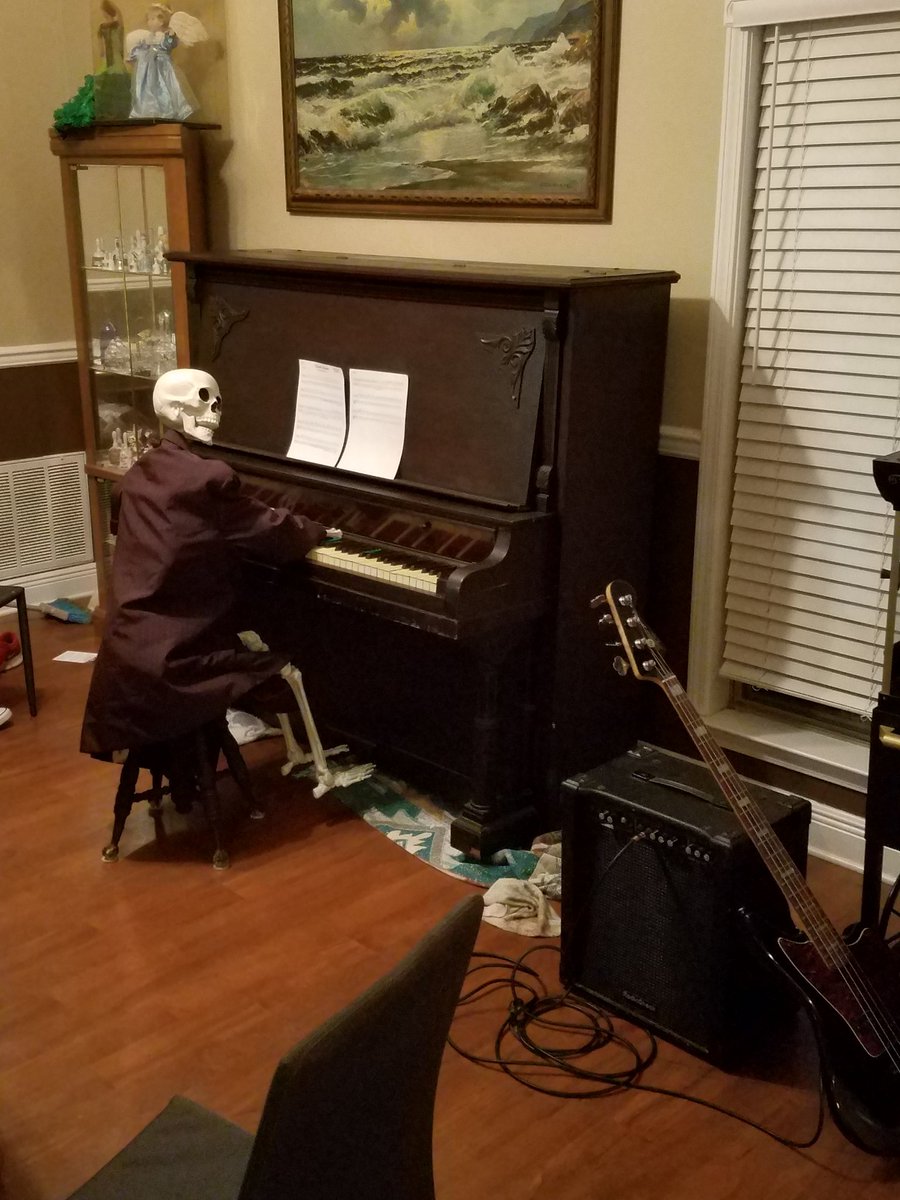 WhatsGoodJeff's tweet photo. At a @Magic_and_Metal practice session https://t.co/7FhbaRDGd3
