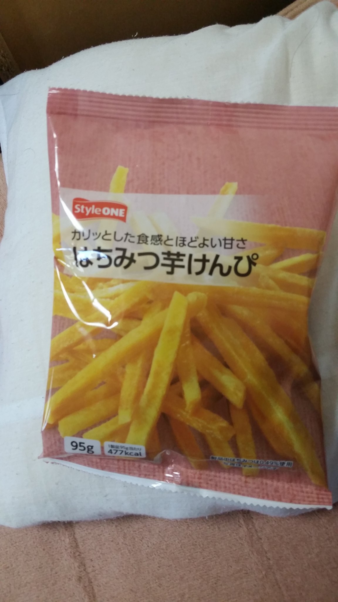 イイン チョウ 久々の評価 エントリーno 3 Styleoneのはちみつ芋けんぴ 名前の通りはちみつが入っており しっかりとはちみつを感じることが出来る 甘味は強めな印象 かなり美味しい部類だが ずっと食べ ていると少しくどい気もするので少しずつも方が