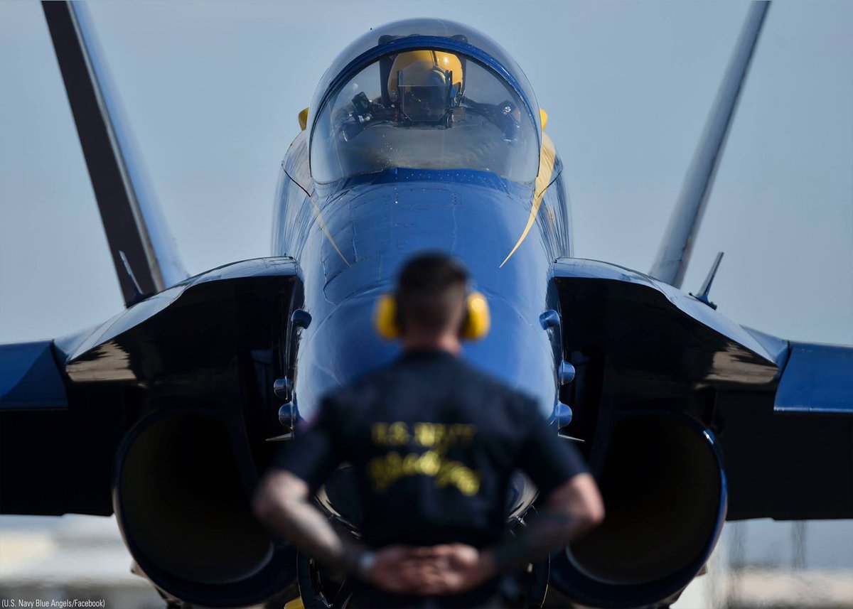 FoxNews's tweet photo. The @BlueAngels run a practice demonstration in preparation for the 2018 show season which kicks off Saturday. https://t.co/YgbZEsXayK