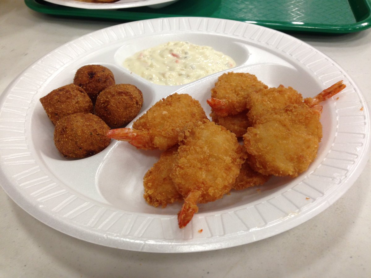 FishFryGuys's tweet photo. we ❤️ @StPatrickLou Fish Fry 💚💙💛 https://t.co/PaFAObDNZT