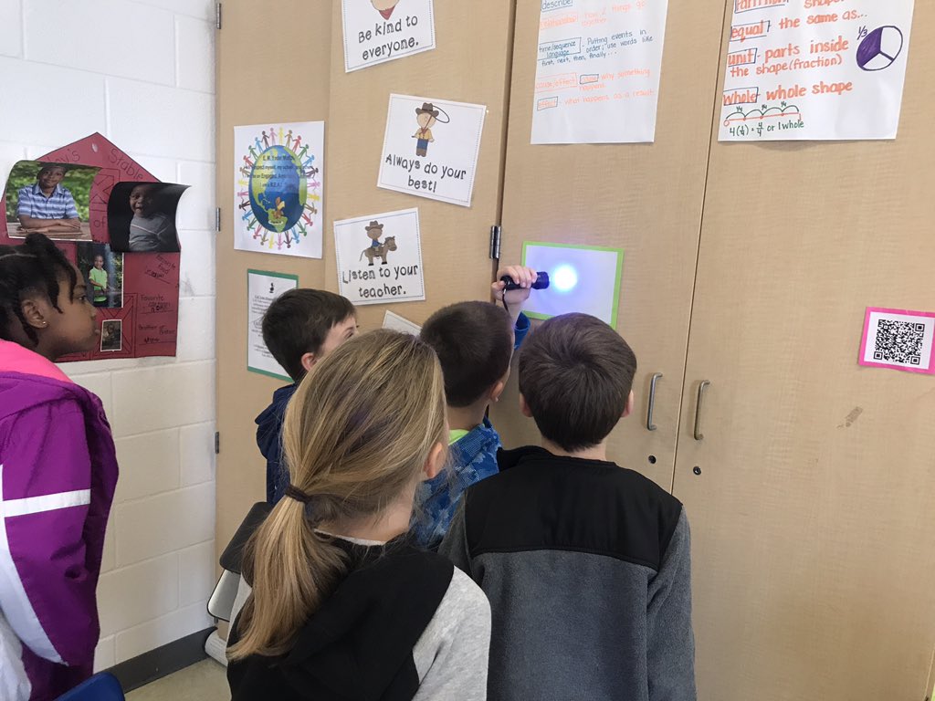 Beth_Curasi's tweet photo. Teaching a BreakOut Edu lesson in Mrs. Staley's class today was so much fun. Students solved math problems to unlock locks! @ABSSWeb @ABSSCurrPd @EMYoderElem #breakoutedu https://t.co/wsEPhBdzzI