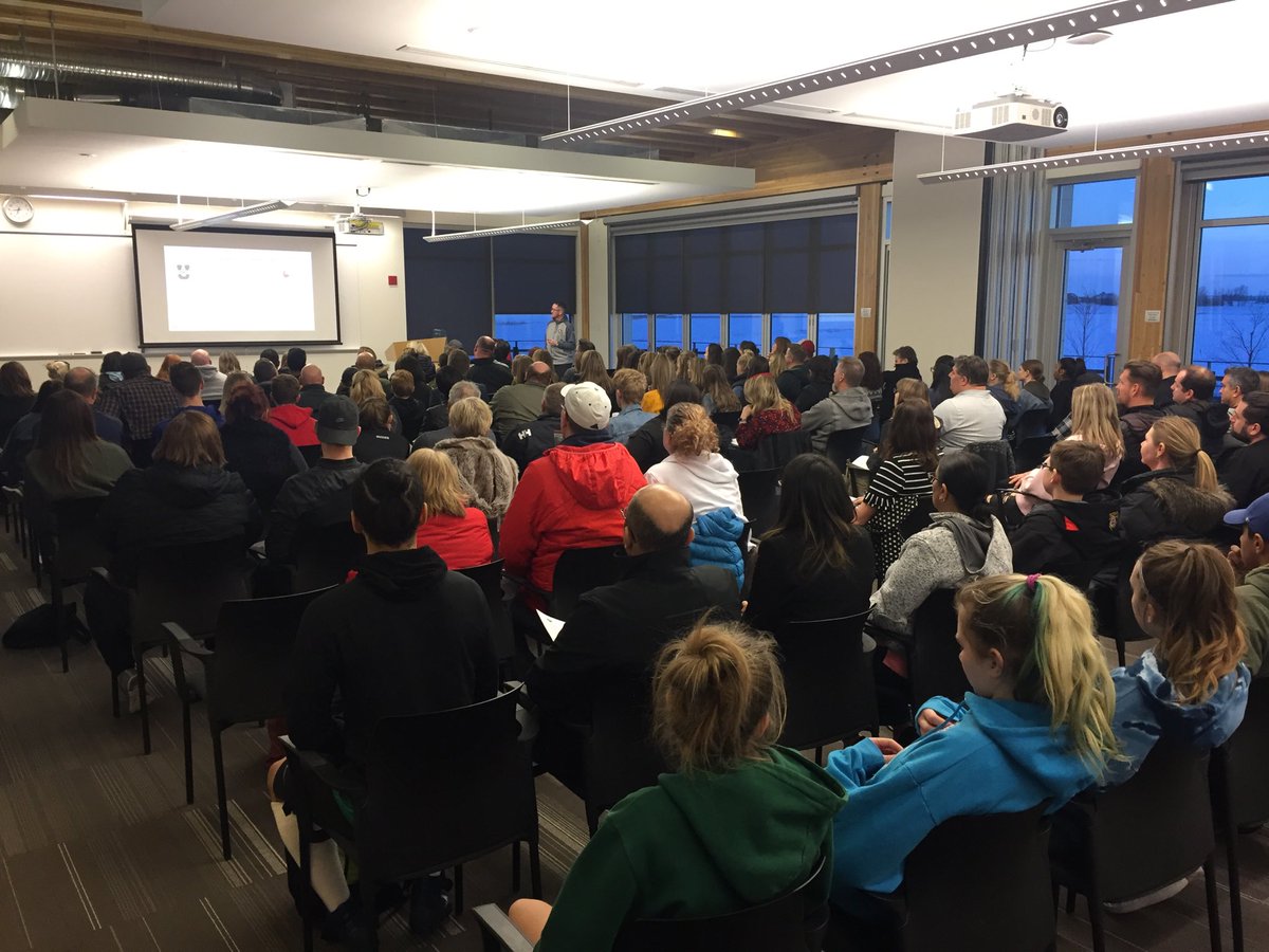 Lee Tucker tweet media