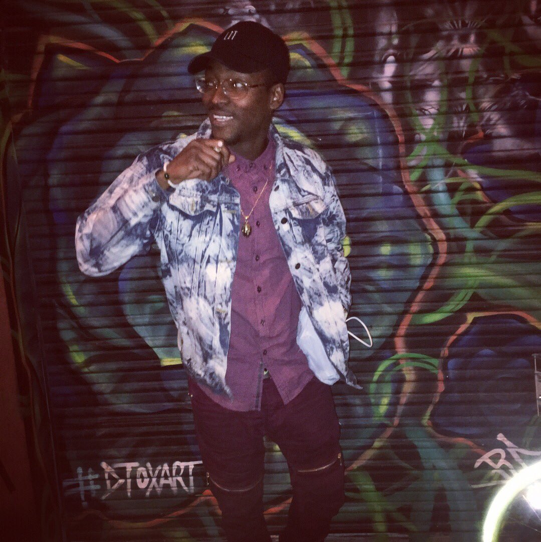HailSirJay's tweet photo. Fortune favors the bold. π₯π₯π₯
#BlackMenSmiling #DallasFollowTrain #DeepEllum #Dallas #TrippleD #F4F https://t.co/XKyJ4IPJkq