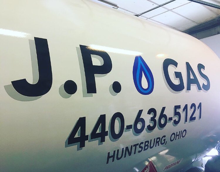 MiddlefieldSign's tweet image. Here’s a tank truck we lettered today. #middlefield #burton #chardon #geauga #art