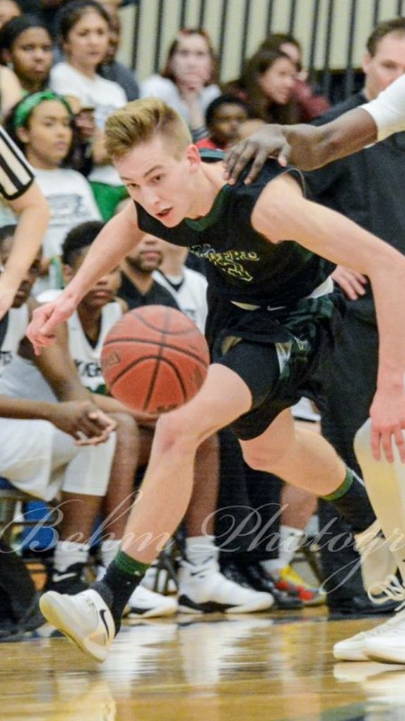 leckwee_madison's tweet photo. Basketball Fans Everywhere: You can’t stuff Giannis’s brother 

Solomon Zarling: yOu CaN’t StUfF giAnNis’S bRoThEr https://t.co/xcrE58QWHC