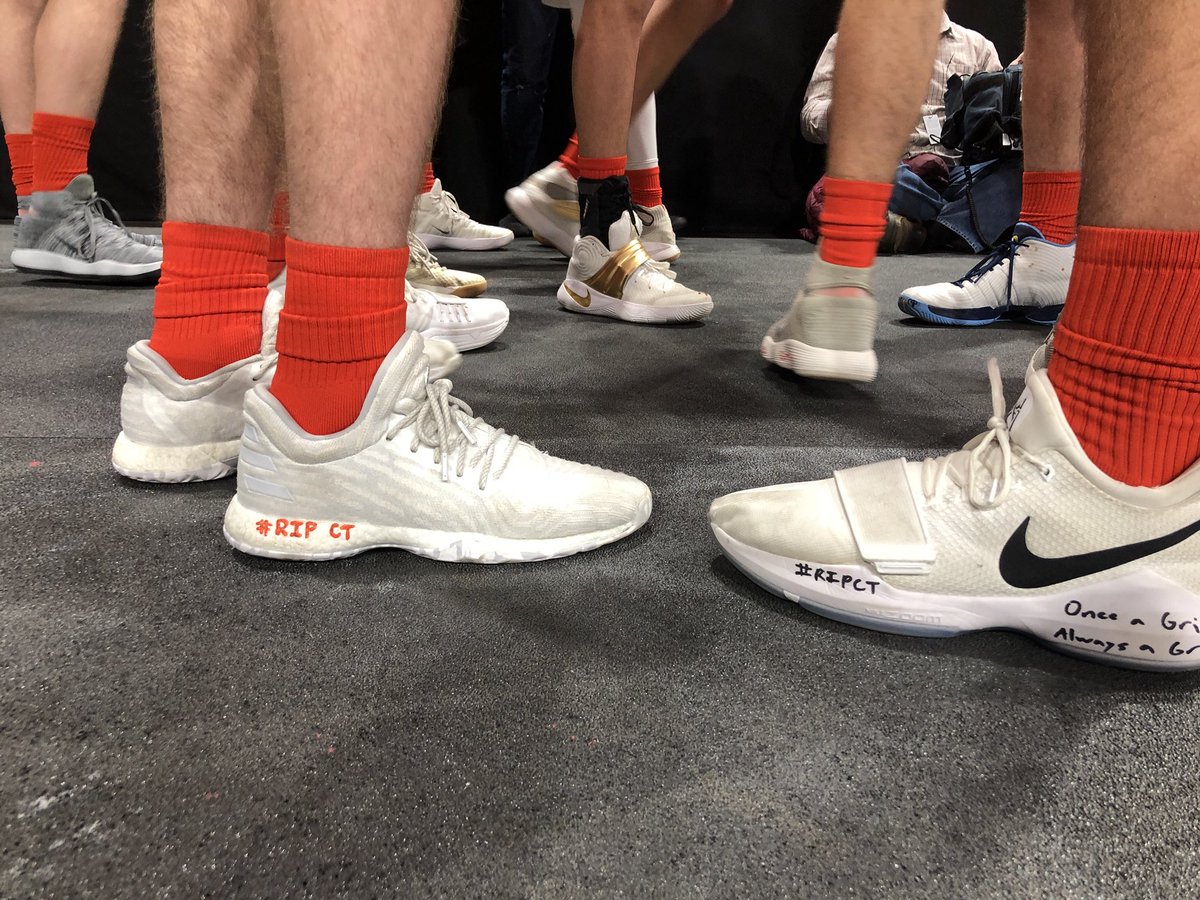 TRidgeGrizzlies's tweet photo. We miss you, Mr. Tabeling 🧡🐻 #FinalFour @CHSAA @dcsdk12 https://t.co/4PlottXgWY