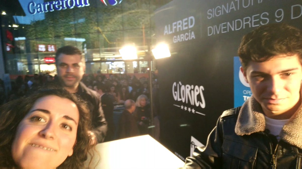 Patita8686's tweet photo. Al final no pude abrazarte, ni hablamos y ni foto decente. Pero sé q será la 1° de muchas. Y sin esperarlo, he conocido gente increíble hoy.Y vamos a seguir tus luces mucho tiempo. Gracias por enseñarme tanto @Alfred_ot2017 #Alfred9M #OTDirecto10M https://t.co/976G8NyL74