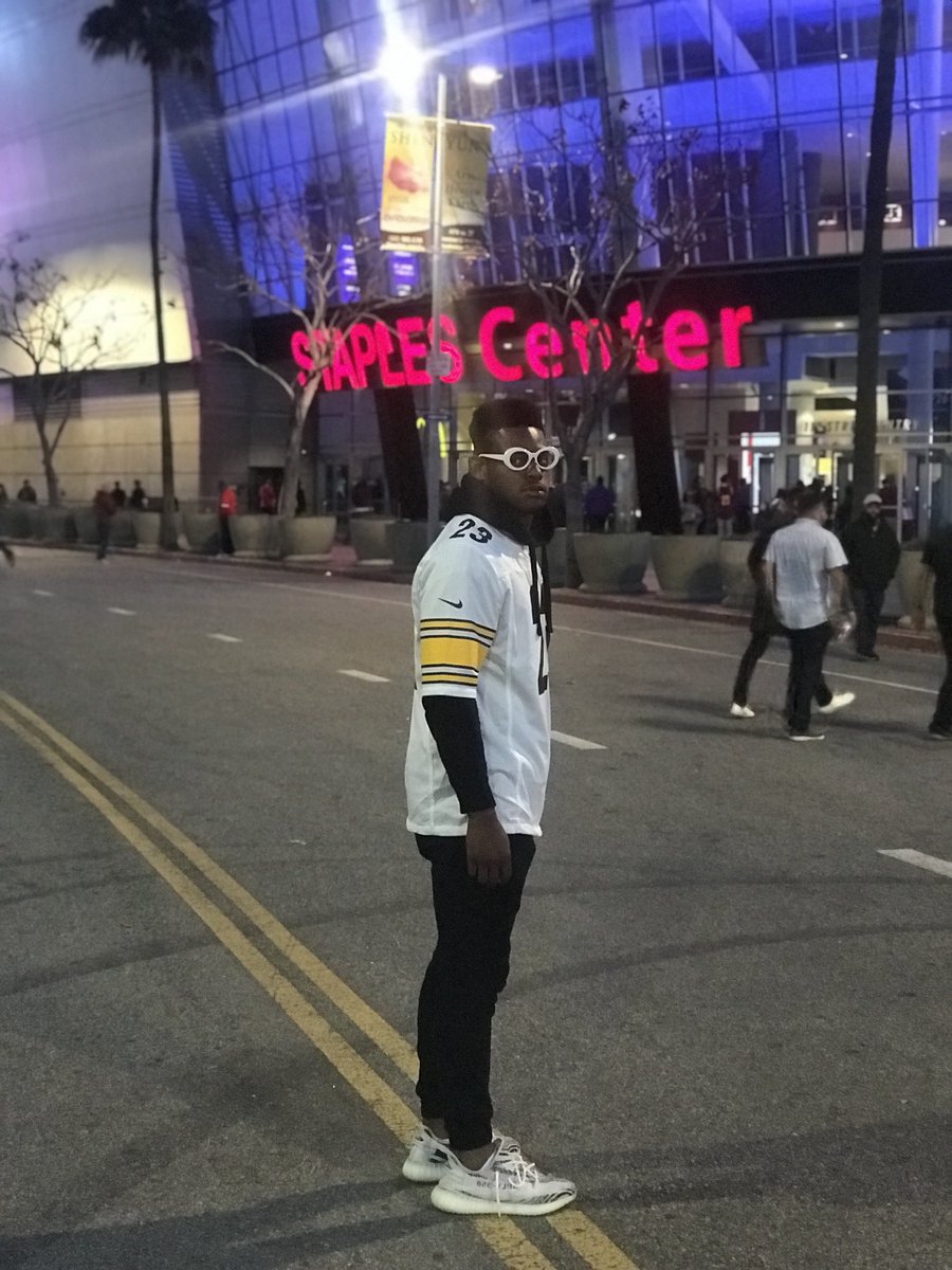 I AM HERE AT THE STAPLES CENTER PERSONALLY RECRUITING LEBRON JAMES TO PLAY FOR THE PITTSBURGH STEELERS