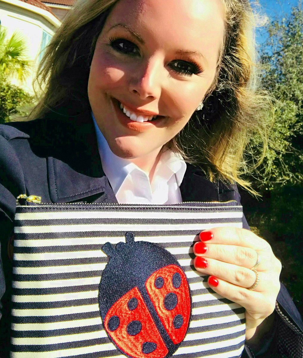 AnnBrasco's tweet photo. My 🐞 clutch from @TalbotsOfficial &amp; @OprahMagazine 30% net proceeds benefit @dressforsuccess One click can change a woman’s life: (link: https://t.co/kP9z1Yih7P) https://t.co/kP9z1Yih7P #ad 
#TalbotsXOmag
#GiveConfidenceHopeStyle #OMag 
#Talbots #omaginsiders 
#womenhelpingwomen https://t.co/qsUCGqvJei