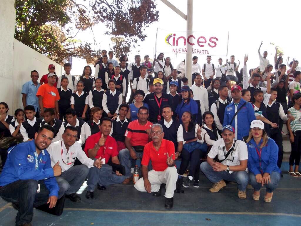 alexincesne's tweet photo. #09Marzo @Incesnvaesparta en acto de Juramentación del comando de campaña de la Juventud #Neospartana  Donde el @MNSA_NVAESPARTA forman parte de dicha estructura. Por la continuidad de la revolución. Todos con @NicolasMaduro #JuntosTodoEsPosible #VamosNico #JuventudInces https://t.co/ofkWrcqNox