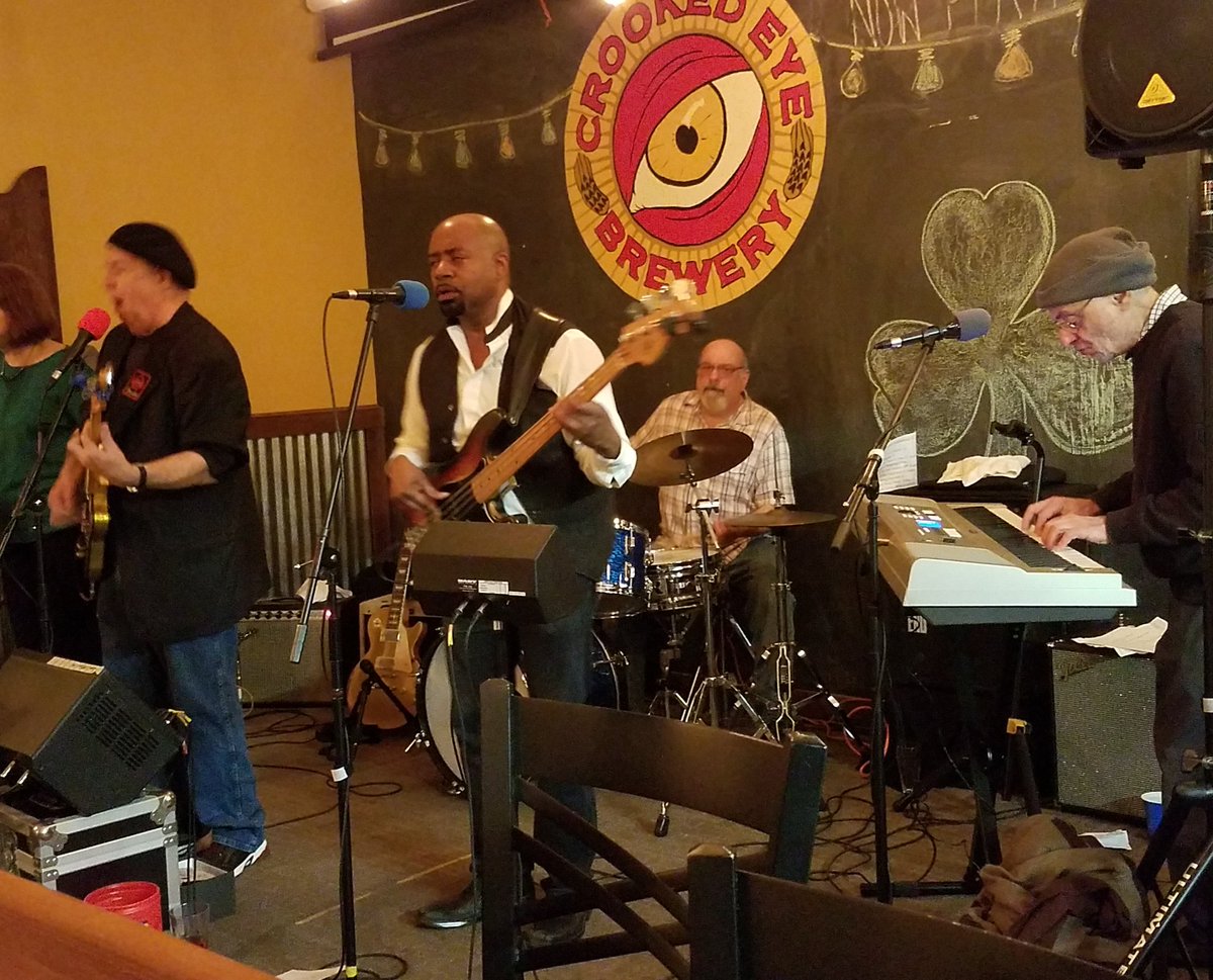 A.C. Steel and the Galvanizers bluzing it up on this lovely Friday evening. 
#blues #bluesmusic #livemusic