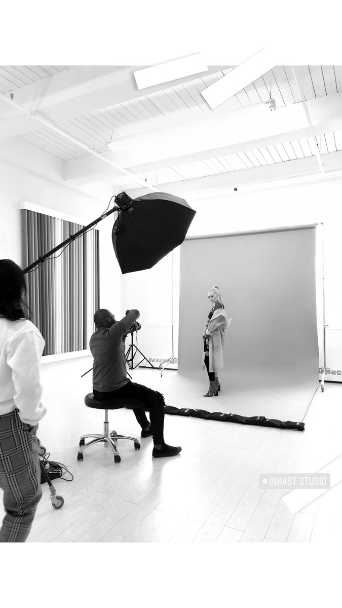 InkastStudio's tweet photo. Pleasure having @beingVERONICA stop by the studio for a session w/ photog @BarringtonOrr, stylist Jess Mori, makeup artist Nicole Rosati and hair artist Georgia Gold #torontostudiorental #inkaststudio #inkast #photoshoot #photostudiorental #photographystudio #beingveronica #bts https://t.co/DNtcdh18Hd