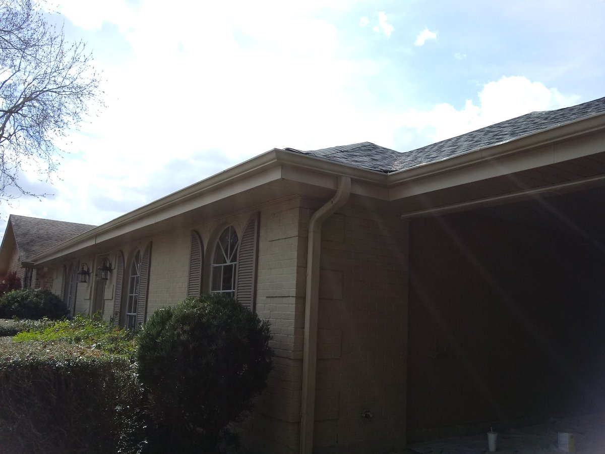 NolaLlc's tweet photo. Professional Pressure Washing &amp; Painting! 
Nola's Finishing Touch is offering #SpringTime deals on Pressure Washing and Extior home Painting in the Metro #NewOrleans area
#FreeFriday
Free presswash with extrior paint job!
Call or text today for your free bid David- 504-255-4450 https://t.co/AxGD7edXqH