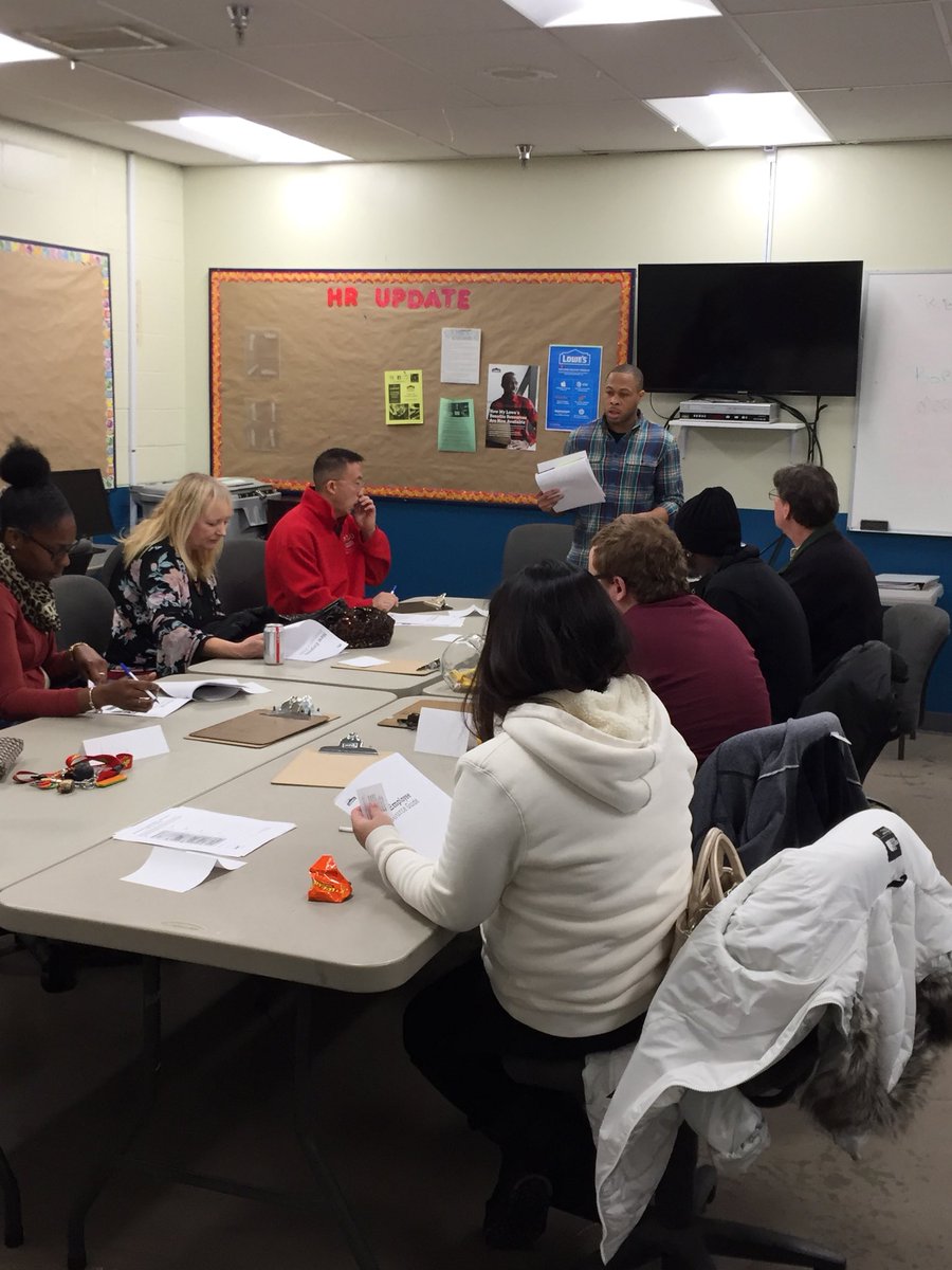 fnavarro2016's tweet photo. Piscataway’s NEW HRM-Eric Rocking his 1st New Hire Orientation with Asia -HRC proudly watching from a distance! #market1230HR #beatteamever #collaboration @HahnDianne @church1230md @MelissaMcCambri https://t.co/VHl5732gWd