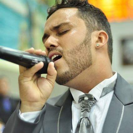 QueirosWilliam's tweet photo. Deus é tão maravilhoso em nossas vidas q nos deu um dom para servi-lo. Pois eu grito estou voltando e voltando com força total, ministério de musica, Deus me confiou.
Obrigado Deus por confiar em mim.
#ministeriodemusicacatolica
#servindoaDeus https://t.co/UZ8IUVS6E7