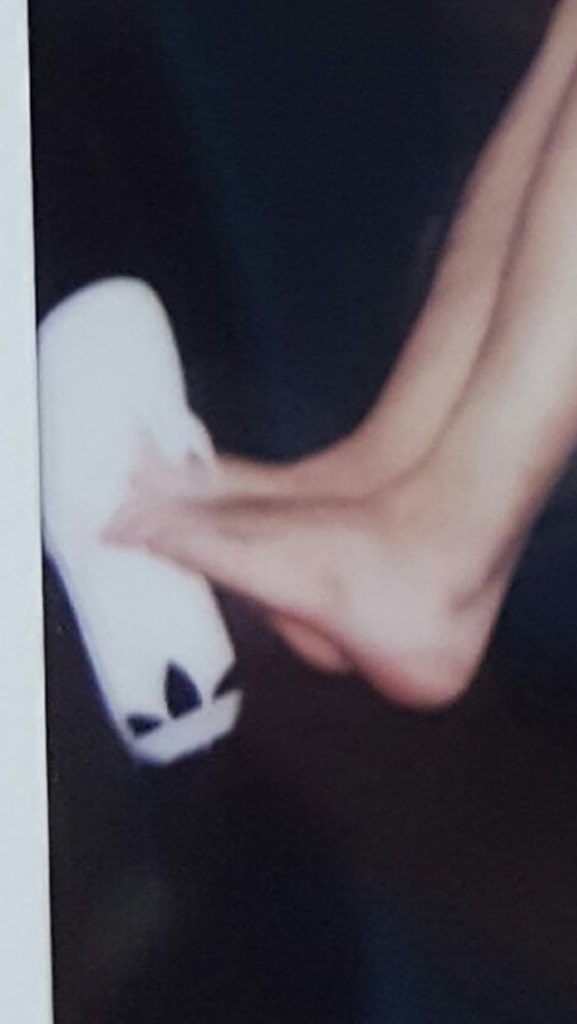 jbsoul_xxx's tweet photo. น๊องงงงงงงไมใส่รองเท้างั้นอ่า คีบเตะที่แท้ทรู55555555555555555555555555555555555555555 https://t.co/oBzAawhjpQ