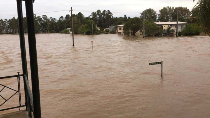 #Floods #EmergencyIncidents Floodwaters ease in Ingham as Queensland's big wet heads further north abc.net.au/news/2018-03-1…