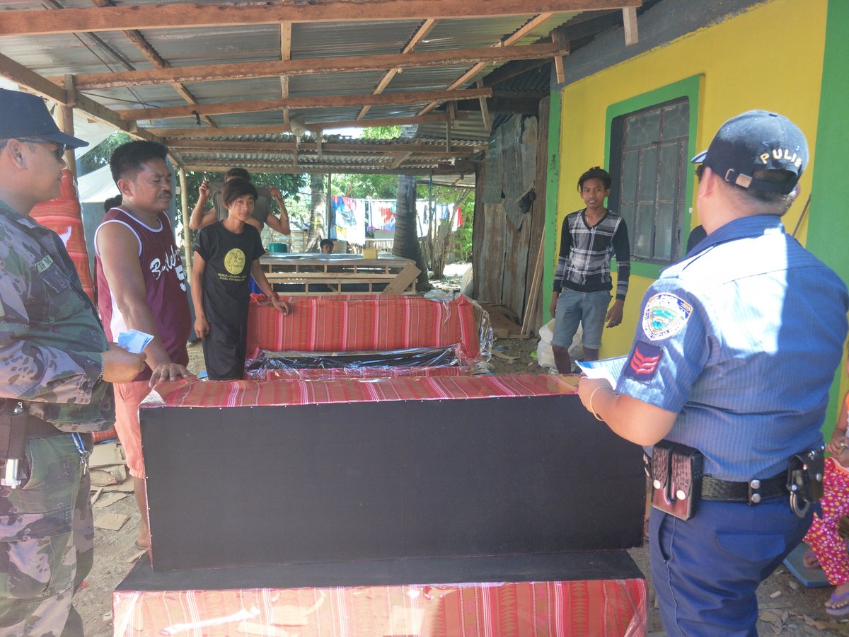 STAROSAPNPNEPPO's tweet photo. Under the supervision of PCI HERBERT G OCUMEN, OIC PO3 Cheng M Garcia PCR PNCO conducted dialogue/tap-hang to the residents of Brgy San ISidro, SRNE in connection to Oplan Double Barrel Resumption and Enhanced Managing Police Operation https://t.co/NQWFXjOJNg