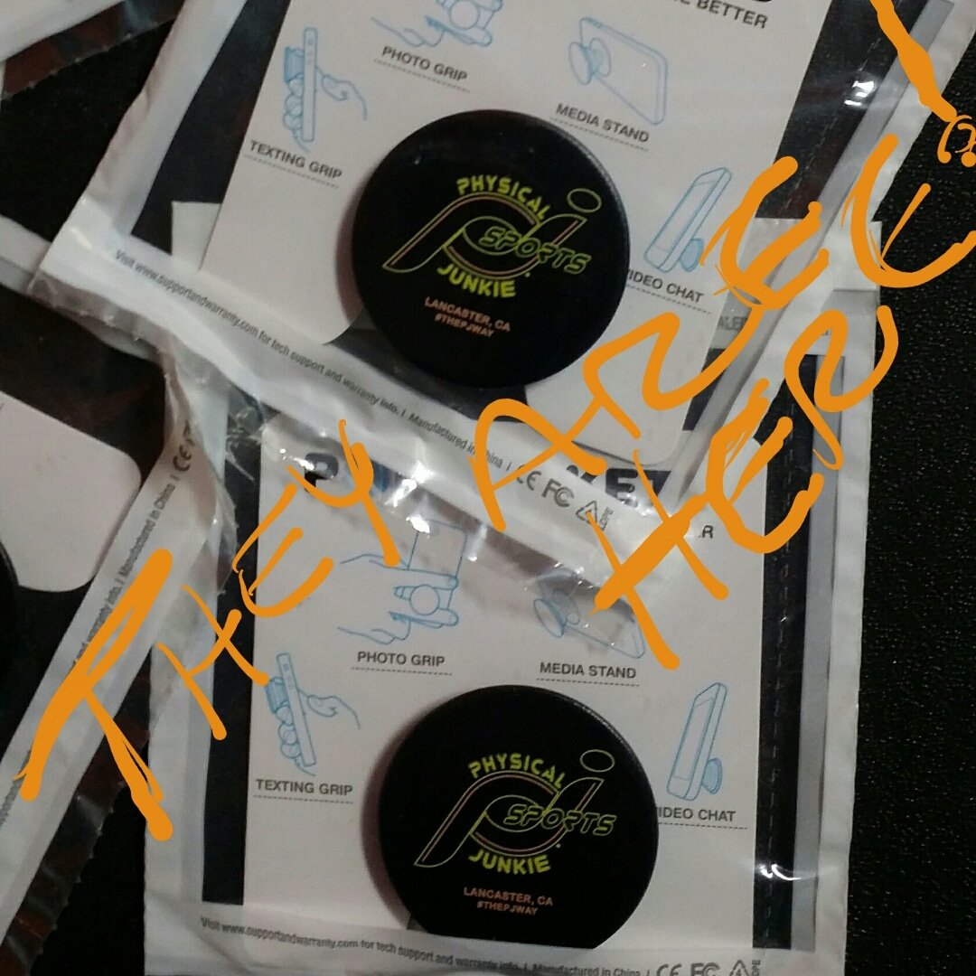 pj_bowen's tweet photo. Pop sockets are in! You asked for them..we brought them!! #AVSORIGINALSPORTSNUTRITIONSTORE #THEPJWAY #WE_R_PHYSICALJUNKIES #PHYSICALJUNKIEHEADQUARTERS https://t.co/yp1ERDaray