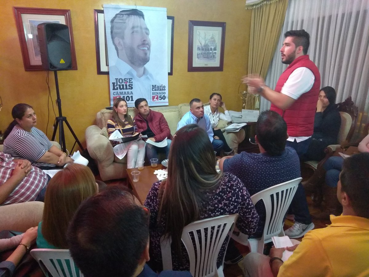 camaral101's tweet photo. La política es conocer, y por eso durante este tiempo de precampaña y campaña, me dediqué a escuchar las necesidades de la gente. #L101 #L50 #SomosOportunidades https://t.co/PaLwm74YMG
