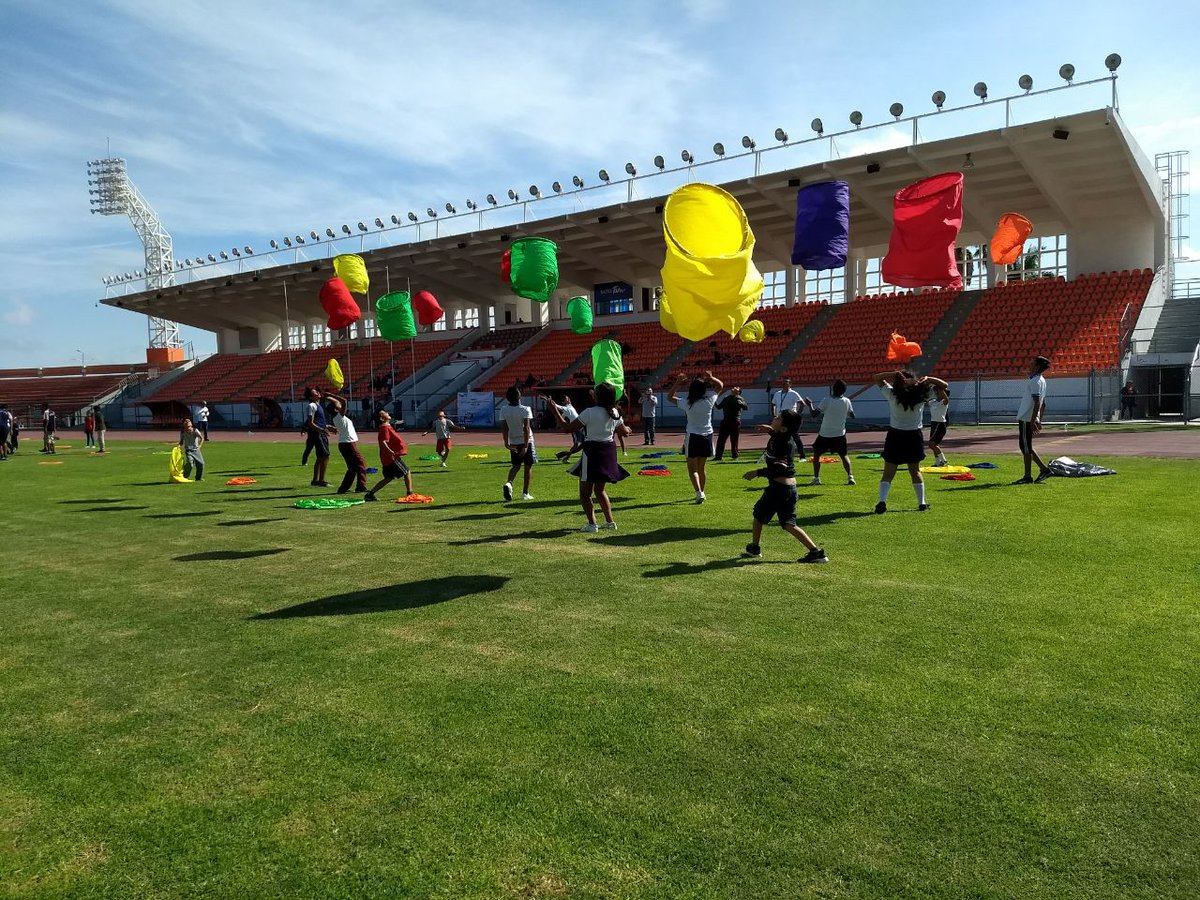 jorgeivan31's tweet photo. Hoy asistimos a la Olimpiada de Educacion Especial 2018.
Alumnos de nuestra escuela participaron en actividades recreativas, y fisicas, fomentando la participación sana y pacifica #TodosPorLaInclusión 
#CdVictoria #Tam #Sec9 https://t.co/p43yHNtUbi