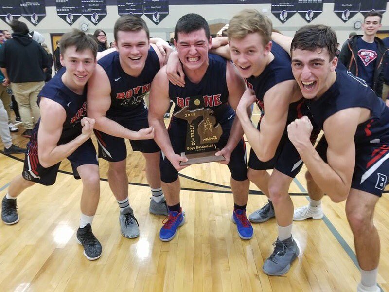 __M_G_3's tweet photo. Being a 3x District Champ sure feels good 💯 https://t.co/oCRG4qxL7p