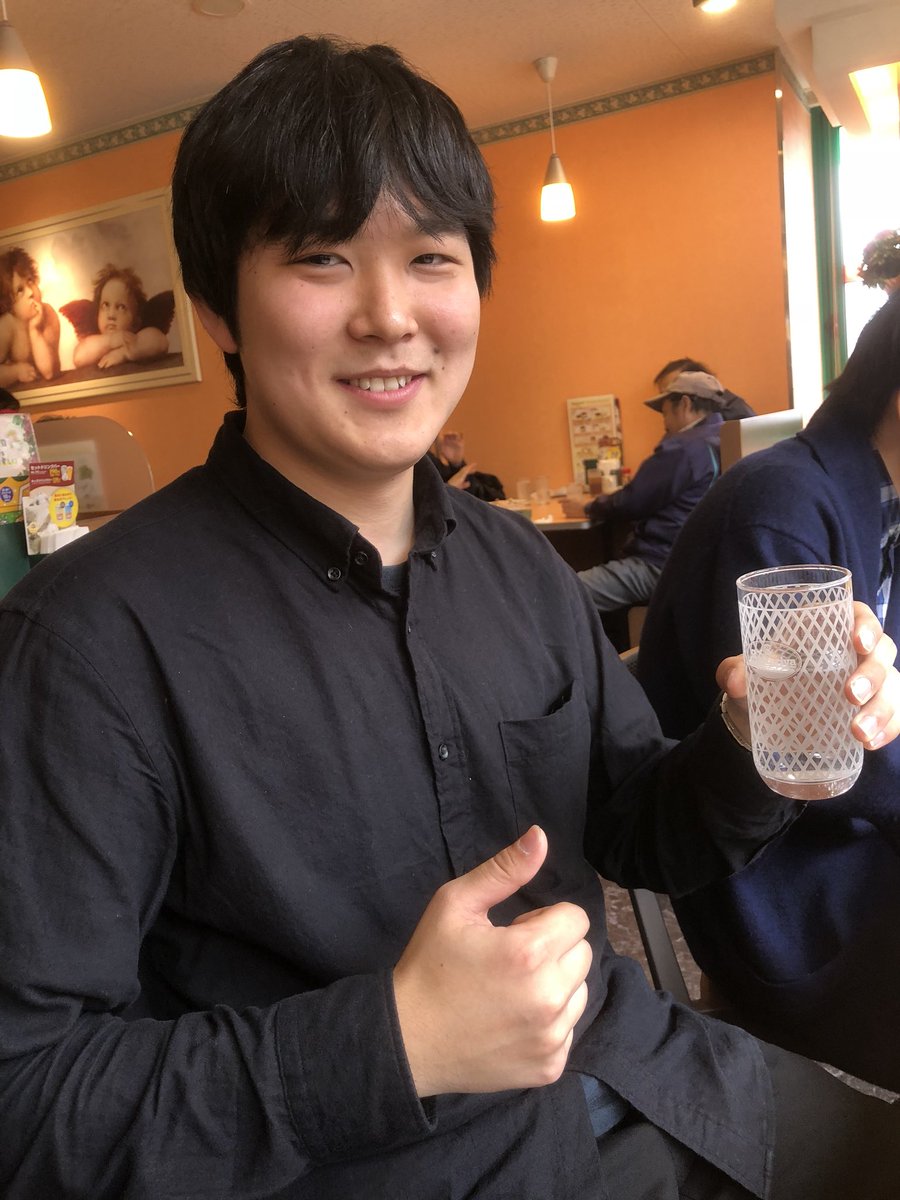Gosign_Acapella's tweet photo. 《ライブ直前》
ラストライブ前にバンドメンバーで最後の晩餐を行ってます！
この後13:50からライブに出演します！

ベース気合入ってます！🍷

¥この中の誰かが全額おごります笑
ご馳走様です👍
#あかぺらつながり https://t.co/Zm1JR0VCFv