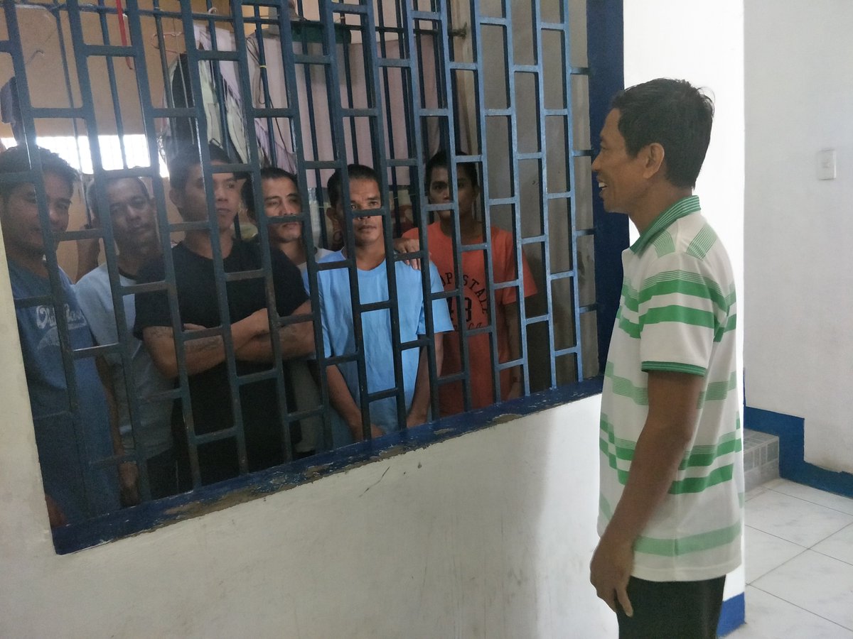 STAROSAPNPNEPPO's tweet photo. Under the supervision of PCI HERBERT G OCUMEN, OIC PO3 Cheng M Garcia PCR PNCO assisted Pastor Rigor Manalastas who conducs Bible Study and moral recovery to detainees of this office to uplift their moral and spiritual in connection Enhanced Managing Police Operation https://t.co/S1rBR4XVJW