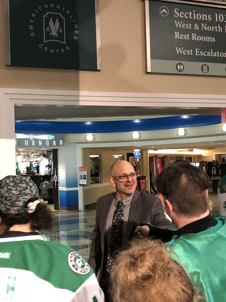 RoxStar's tweet photo. We had to leave the game after the first period π but at least I got to see @RalphStrangis
Then, as we were leaving, we bumped into Tom Holy and @RichPeverley π
I look insane. INSANELY HAPPY!
#Ralphie #PevsProtects #Stars25 #GoStars
(Guest appearance by @Matthew_N_Day π) https://t.co/QJEiXqLtDf