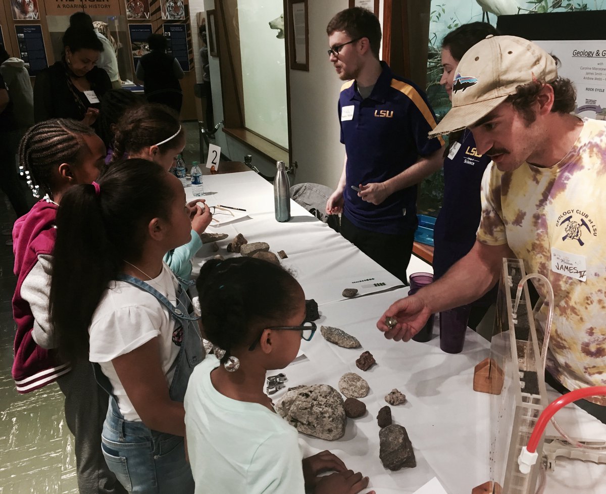 AnnaHiller92's tweet photo. Rocks! Fool's gold and fossils with @LSUGeology 🌋#ChasingScience #LSUScience #WomenInSTEM https://t.co/I7IVtq1IW8