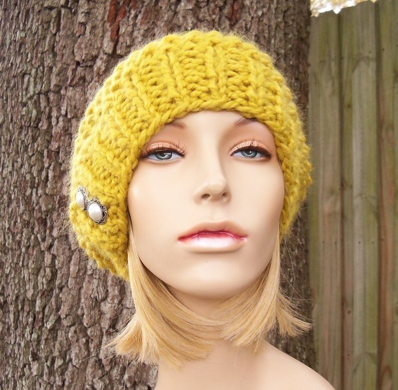 pixiebellshop's tweet photo. Knit Hat Womens Hat Slouchy Hat - Seed Beret Hat in Citron Yellow Knit Hat - Yellow Hat Yellow Beret Yellow Beanie Womens Accessories https://t.co/rcnUngsuSB #Etsy #pixiebell #WomensHat https://t.co/NObhFkUPRJ
