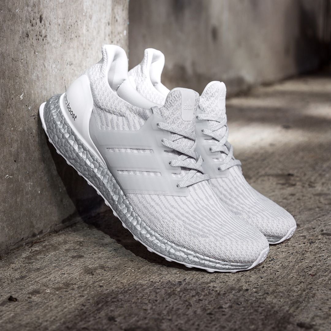 ultra boost 3.0 crystal white