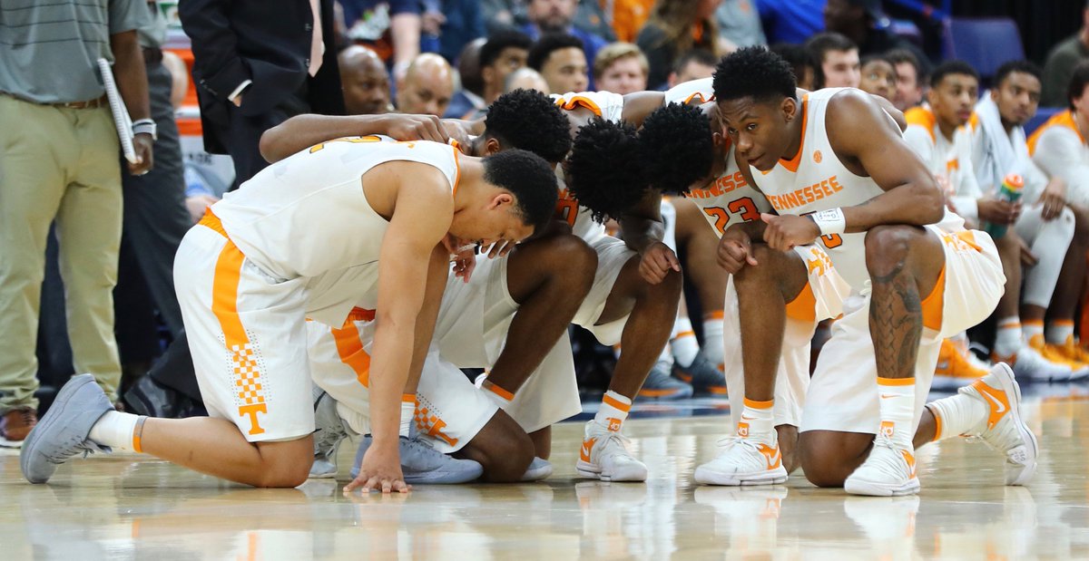 GrantRamey's tweet photo. Tennessee players praying on the floor after Nick Weatherspoon's injury earlier tonight. https://t.co/5eQtCsfLww