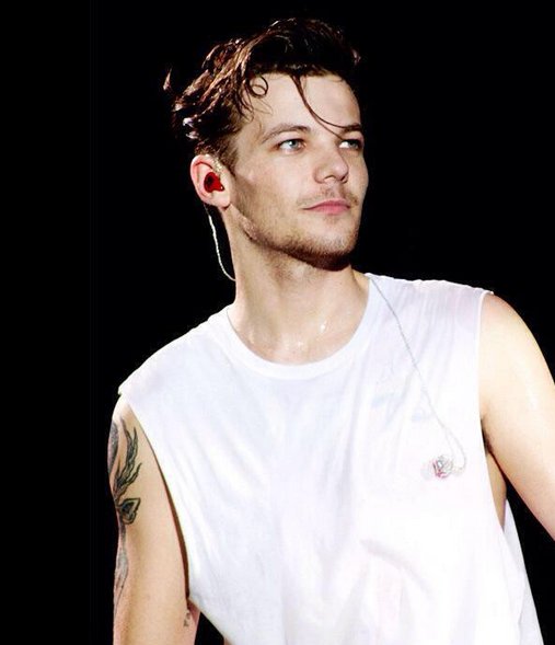 TheLouiesCrew's tweet photo. Louis "life is a photoshoot" William Tomlinson

#LouisBestFans https://t.co/Az7Cw1M7Qr