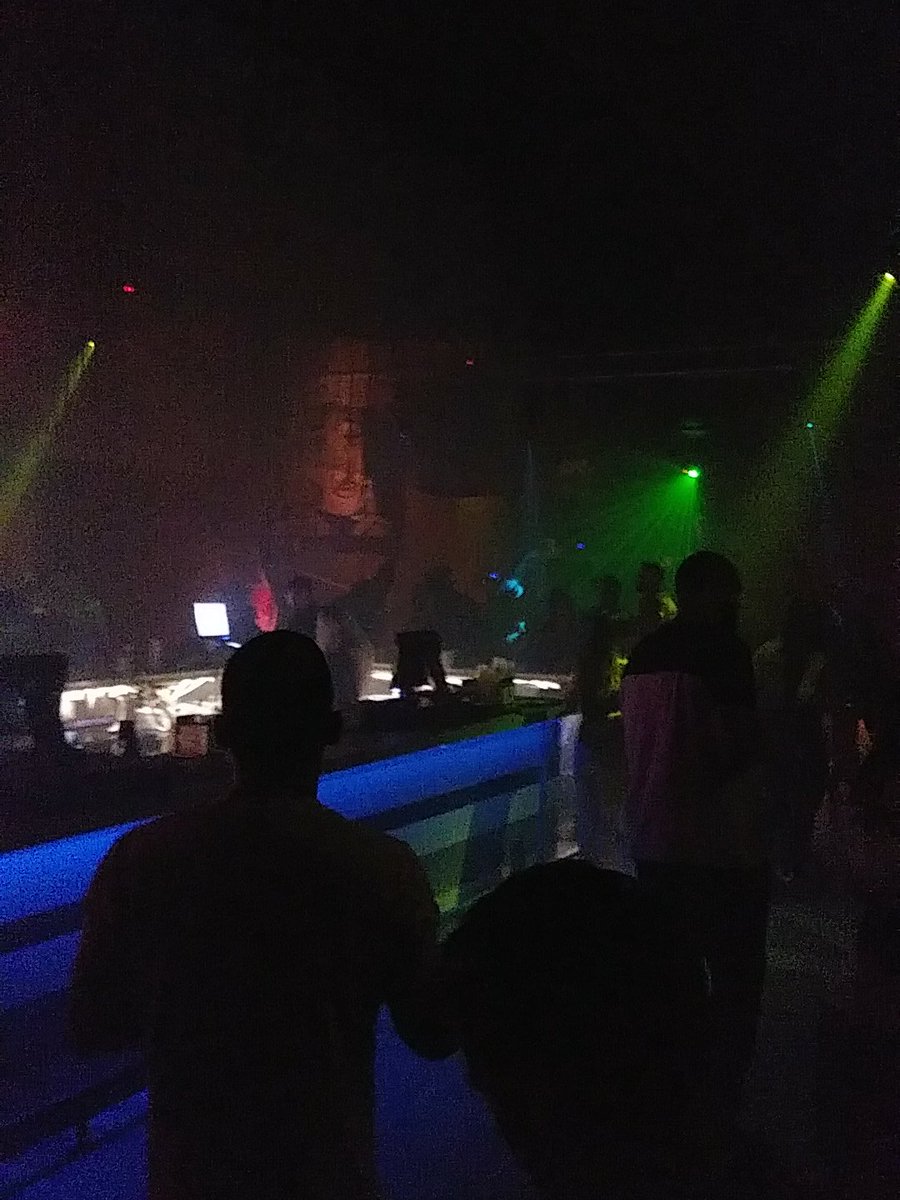 beatpositive5's tweet photo. @CashOnlyFTL and #nowplaying #housemusic @DjOscarG about to get down... #springbreak2k18 #ElectronicMusic @djapollomusic @Choose954 @evansnow13 @ZondoZ https://t.co/tiMoo1Qhc5