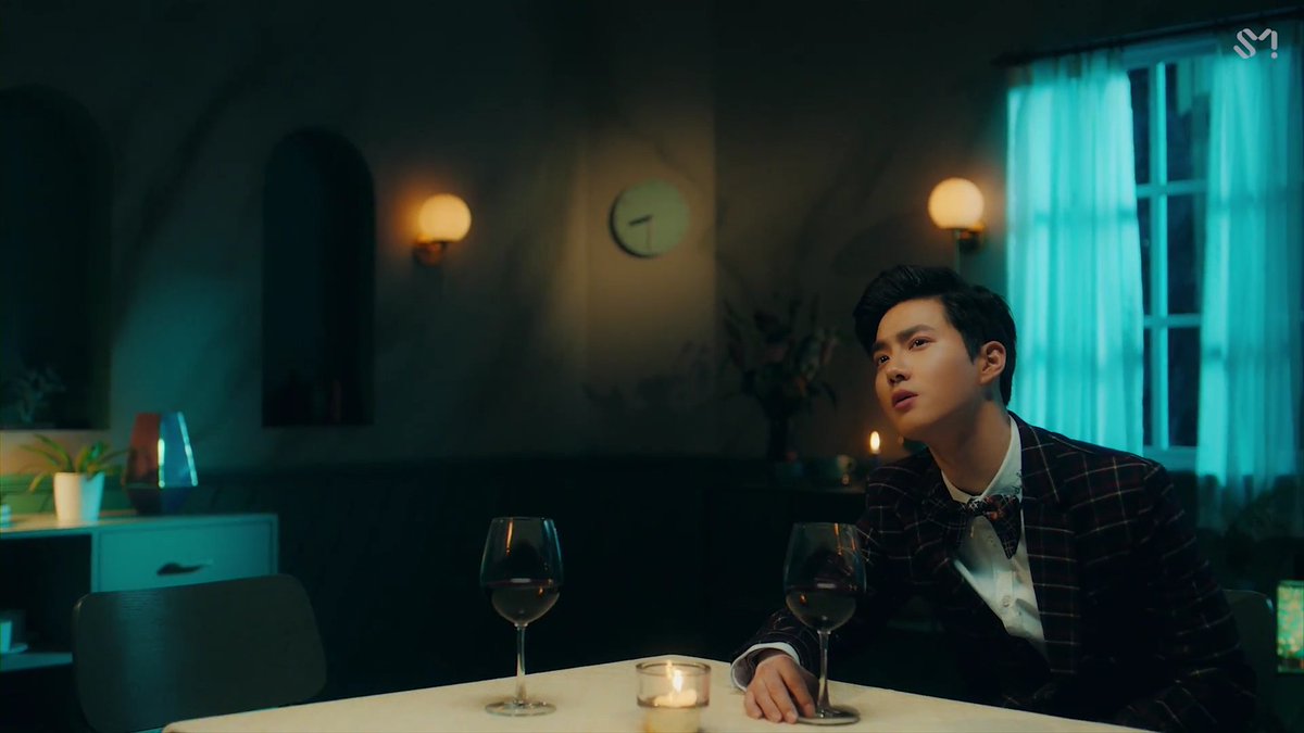 nagacuseyo's tweet photo. okeyy. i'm sure. He is not human. yeah!
#DinnerWithSuho 
@weareoneEXO #iHeartAwards #BestFanArmy #EXOL https://t.co/SX3wLBrTSX