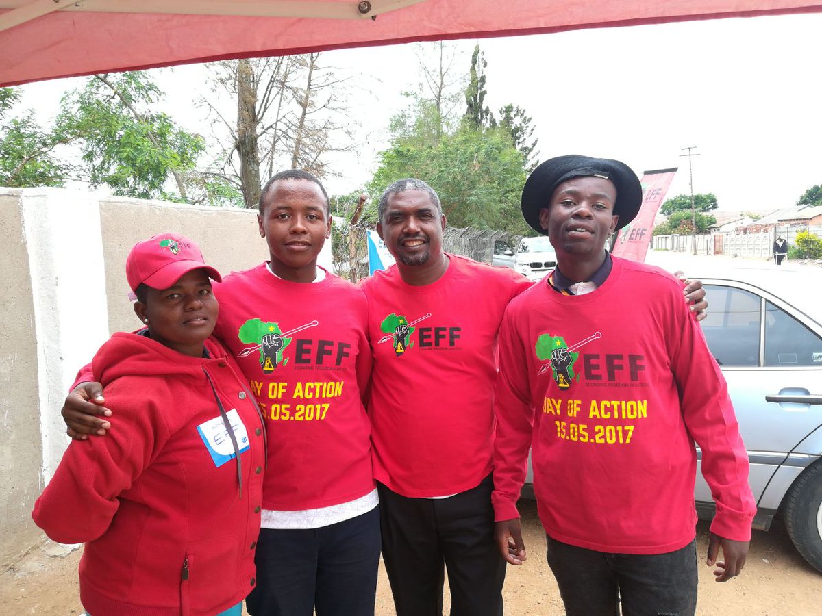 GardeeGodrich's tweet photo. #RegisterToVoteEFF at Mohlakaneng High School VD ward 13 Seshego Zone 1 Polokwane ...First time to register to vote...malesela and Kagiso...@EFFSouthAfrica https://t.co/Y6jrA8oZIC