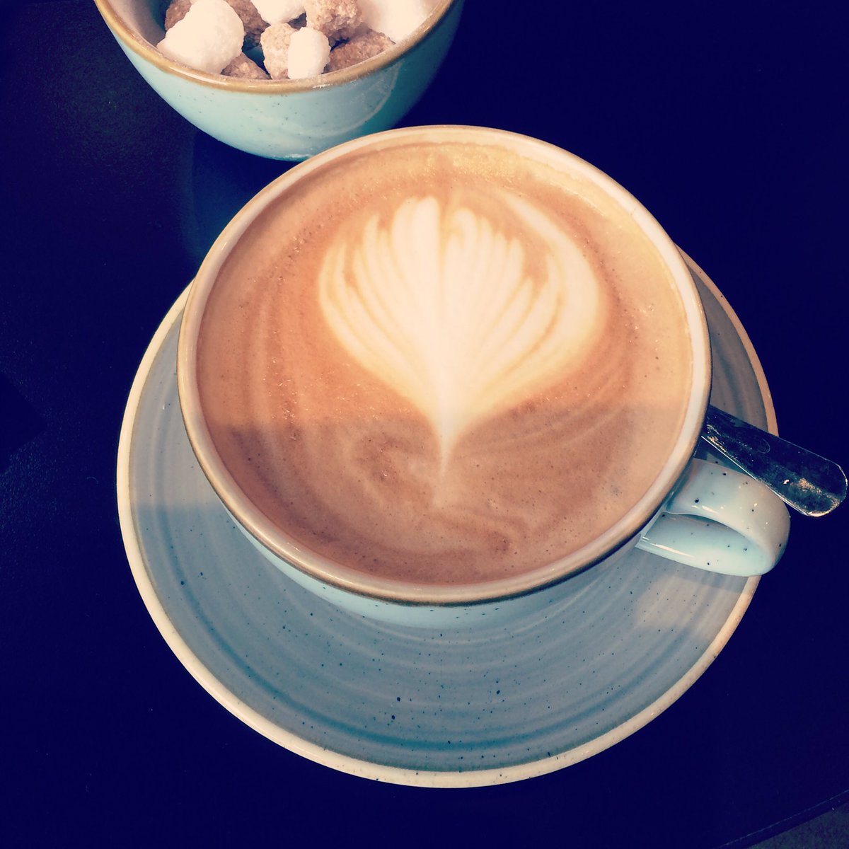 Good morning - check out fabulous <a href="/BurdockLDN/">Burdock London</a> if chilling in the city x #londoncafe #CoffeeLover #cafelife #capucinno