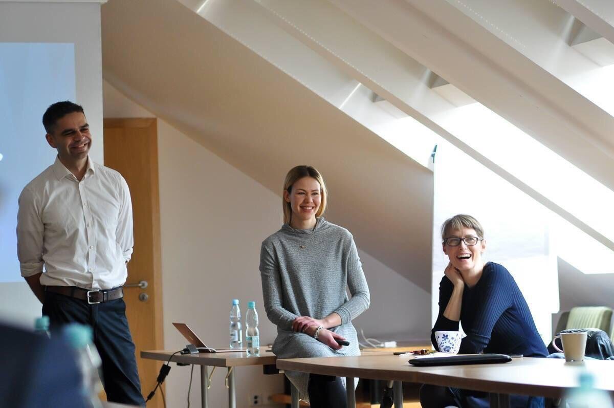 klaudirychlicka's tweet photo. W tym tygodniu miałam przyjemność poprowadzić warsztat o #EmployerBranding.u i marketingu rekrutacyjnym dla absolwentów studiów #MBA #FrancuskiInstytutZarządzania ✌️ Dziękujemy za zaproszenie, wszystkie dyskusje i niesamowitą energię! #OKSUPER x Digi Bee #SocialRecruiting #HR https://t.co/YLPLOSRBmO