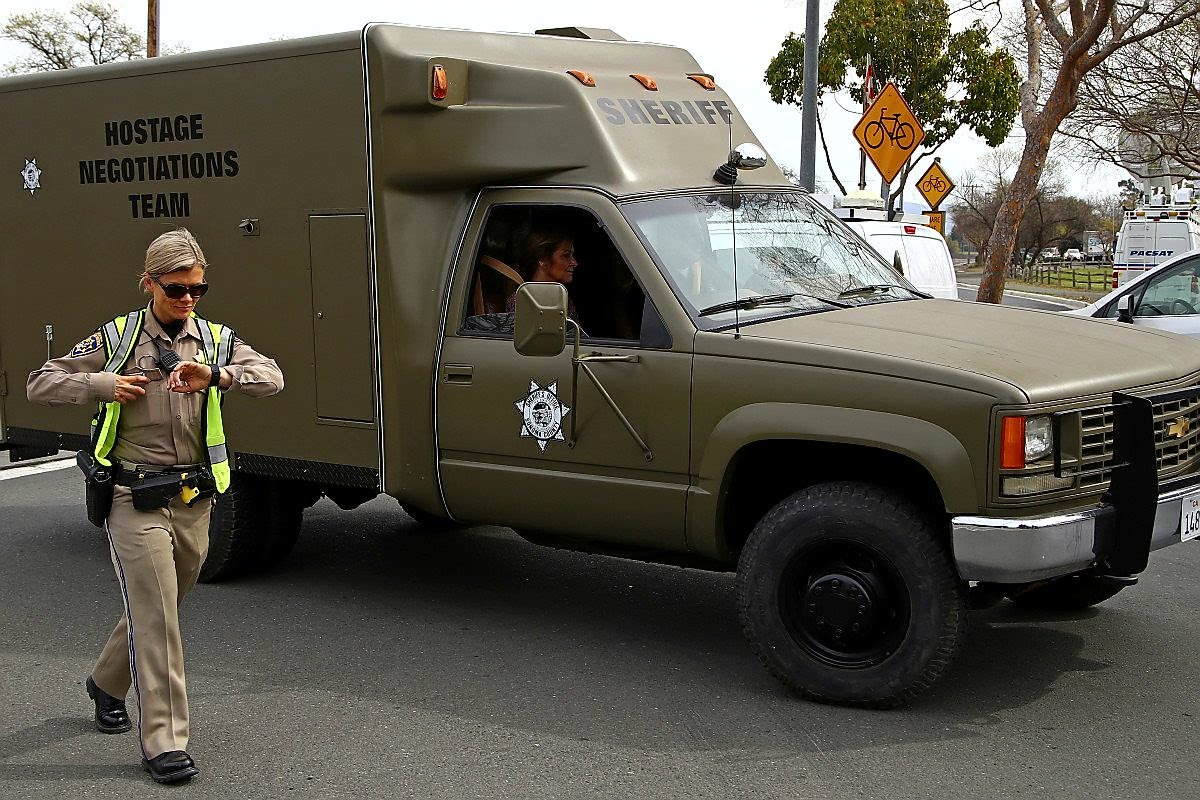 Vision2Double's tweet photo. Four dead after hostage situation at California veterans home ends in fatal shooting

https://t.co/iPS9O3QKsH

#dead #hostage #California #Veterans #Fatal #shooting #GunControl #Government #WhiteHouse #Trump #shooting #Workers #Police #crime #GunViolence #hostage #NapaCounty #tvk https://t.co/1AlPyyhQer