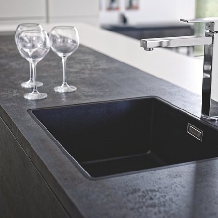 Nothing protrudes with this worktop thanks to the flush mounted sink from out Graphic Spirit range. #KitchenShowroom #SchmidtKitchens #SchmidtDorking #Surrey #Dorking #KitchenDesign #Kitchen